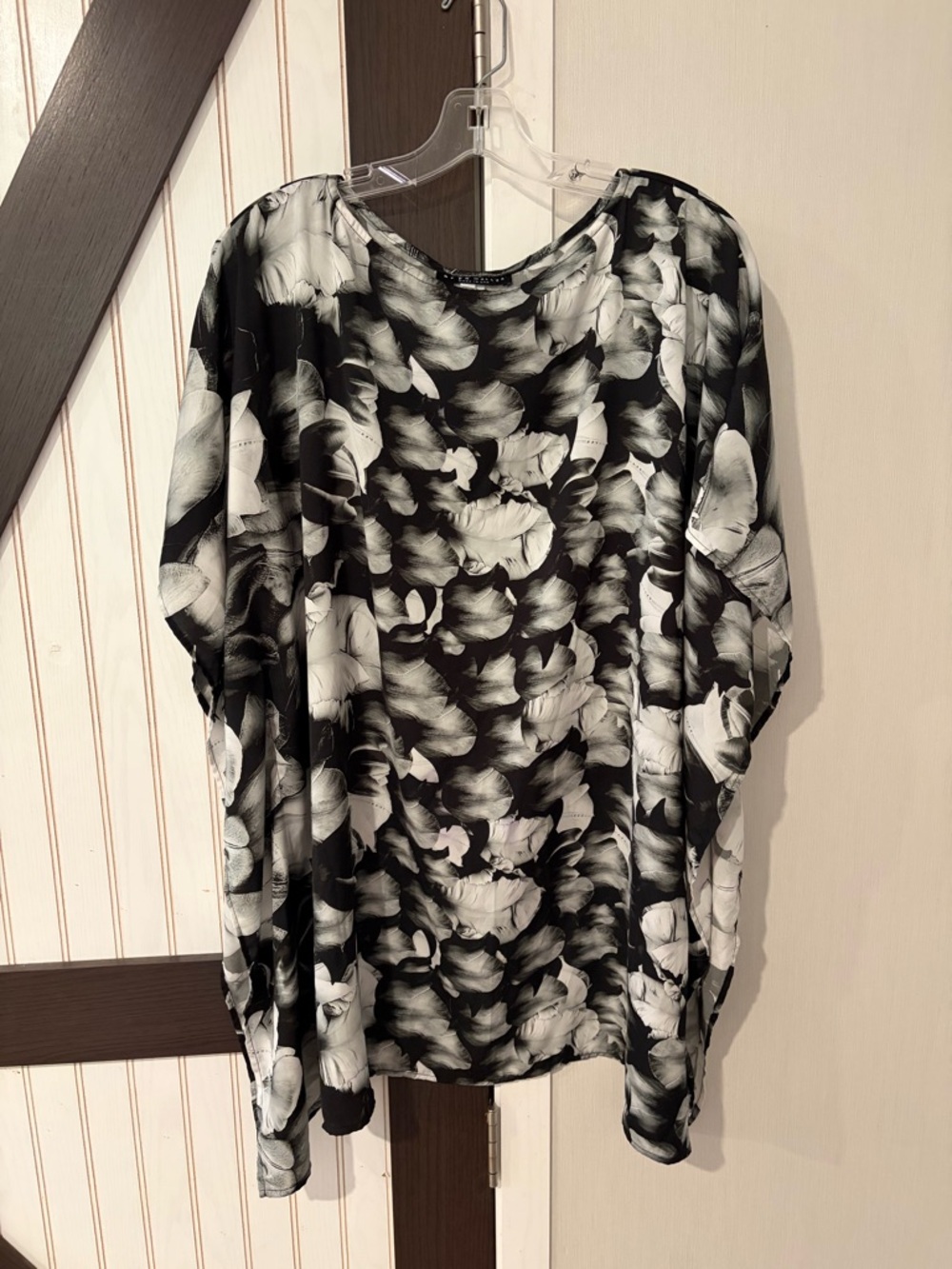 bryn Walker Black & White Floral Tunic Top Medium